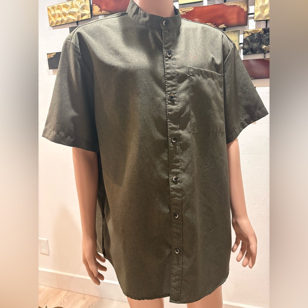 ROYAURA Hawaiian Nehru color 1 chest pocket button down shirt in Olive. 3XL EUC